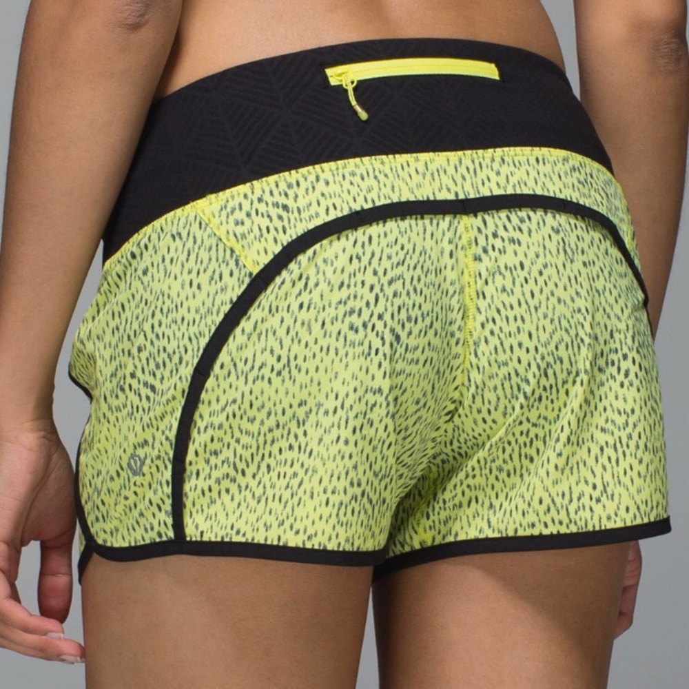 RARE NWT Lululemon Dottie dash run times 8 shorts